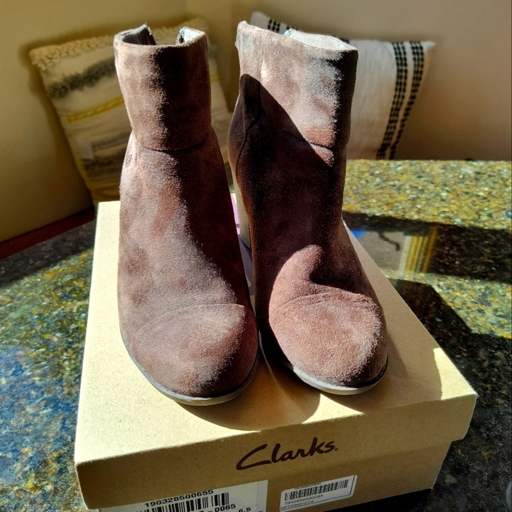 Women's Clarks Enfield Tess Ankle Boots Booties Shoes Size 6.5 Brown